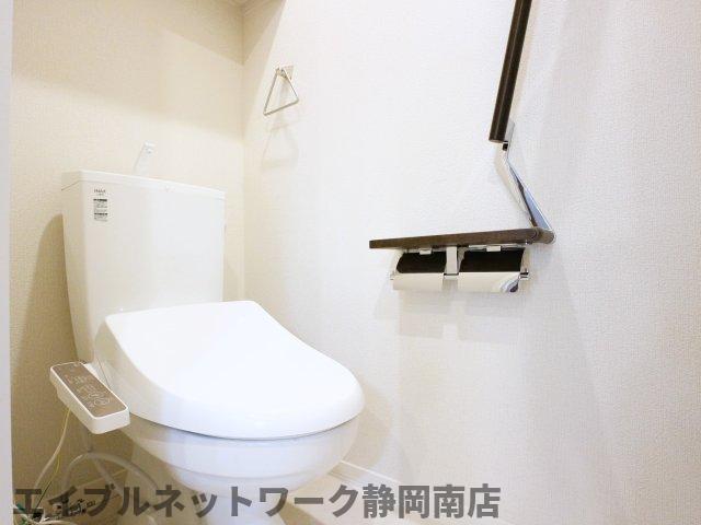 トイレ　清潔感のあるトイレです