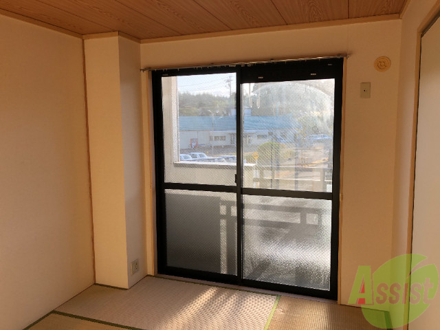 その他部屋・スペース　６帖の洋室です。広々として、きれいですね。