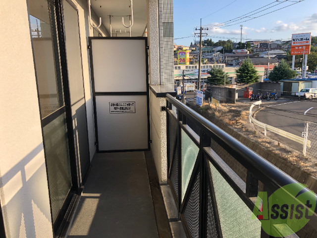 バルコニー　バルコニーは幅があり、広い印象を受けました。