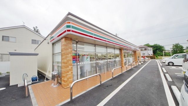 【東松山市美原町のアパートのコンビニ】