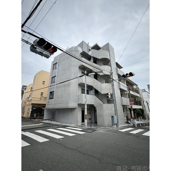 大阪市天王寺区味原町のマンションの建物外観