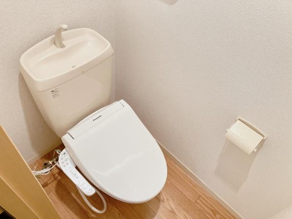 【アモロッソ　トリプルＳのトイレ】