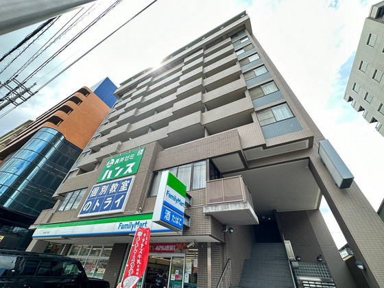 広島市中区舟入南のマンションの建物外観