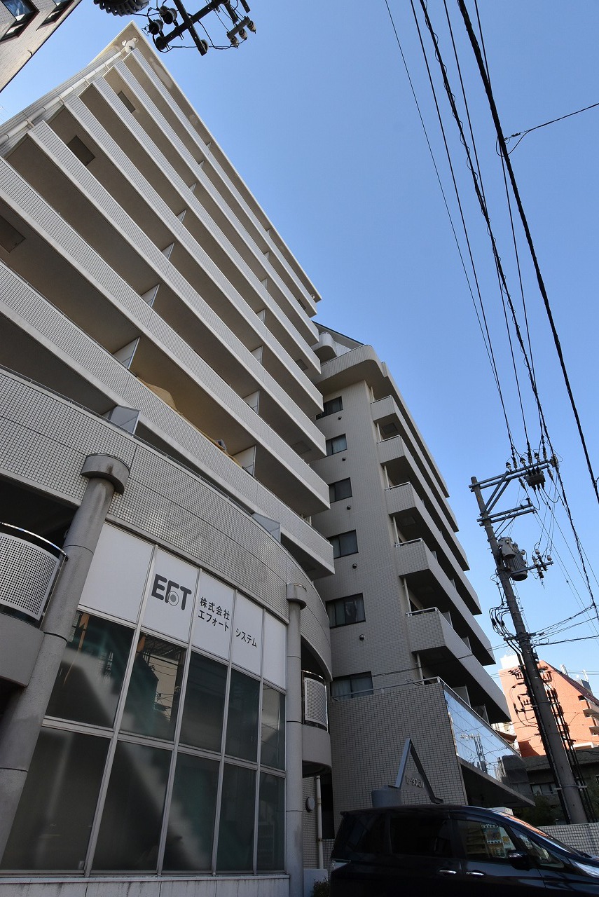 広島市中区住吉町のマンションの建物外観