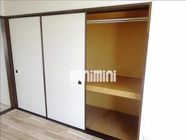 収納　押し入れ付きです