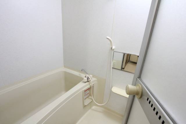 バス・シャワールーム　お風呂も清潔感もあります
