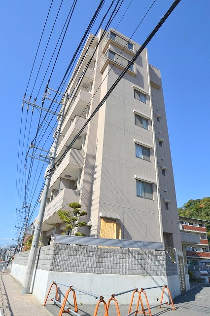 広島市東区二葉の里のマンションの建物外観