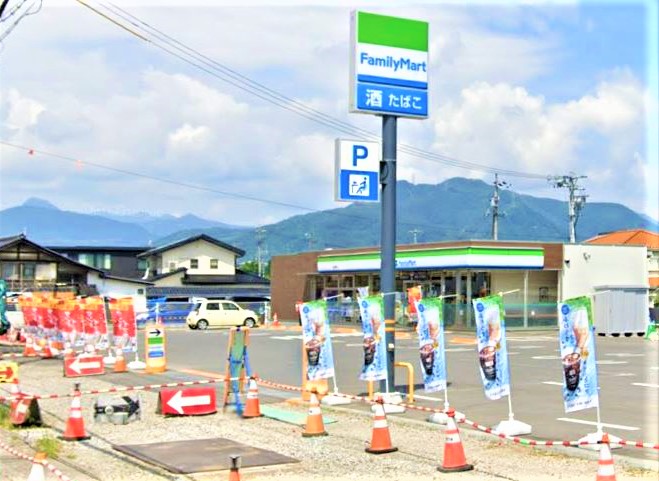 【上田市上田原のアパートのコンビニ】