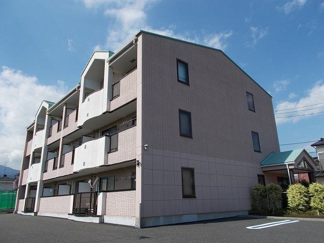 小田原市久野のマンションの建物外観