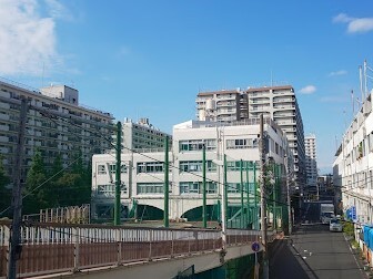 【ハイランド磯子Iの小学校】