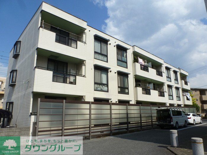 ふじみ野市新駒林のアパートの建物外観