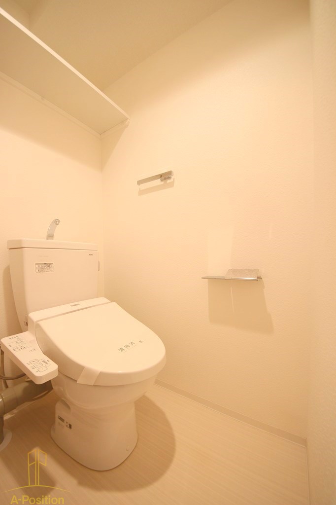 トイレ　レオンコンフォート本町東III