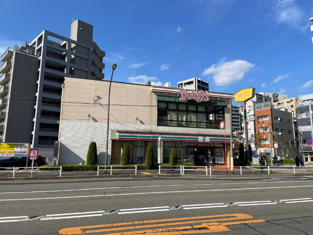 コンビニ　セブンイレブン（コンビニ）まで140m