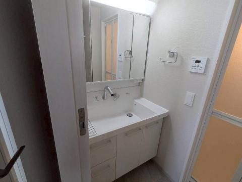 洗面設備　洗髪洗面化粧台