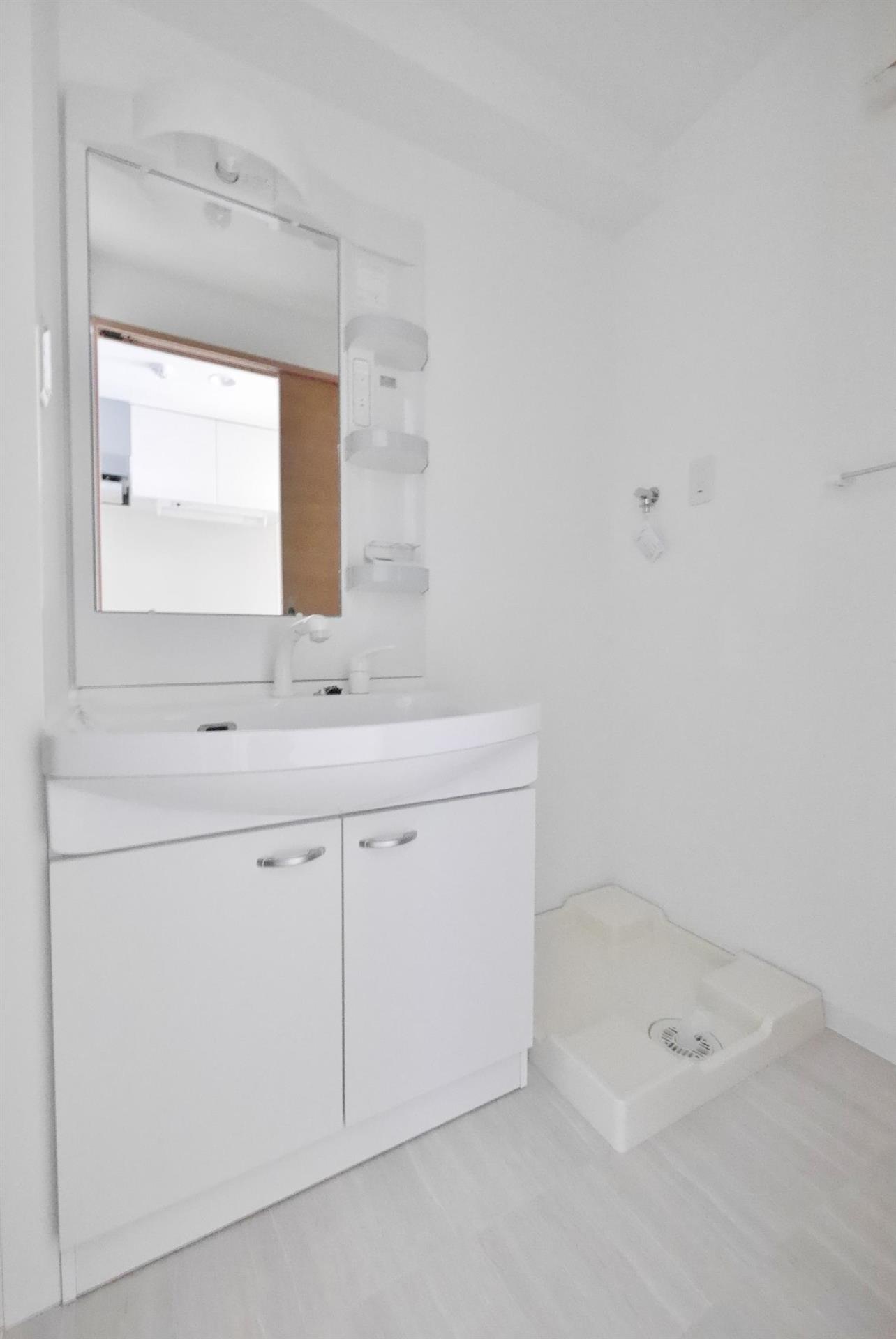 洗面設備　モデルルームの写真になります。