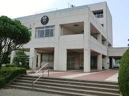 小学校　伊勢原市立緑台小学校（小学校）まで877m