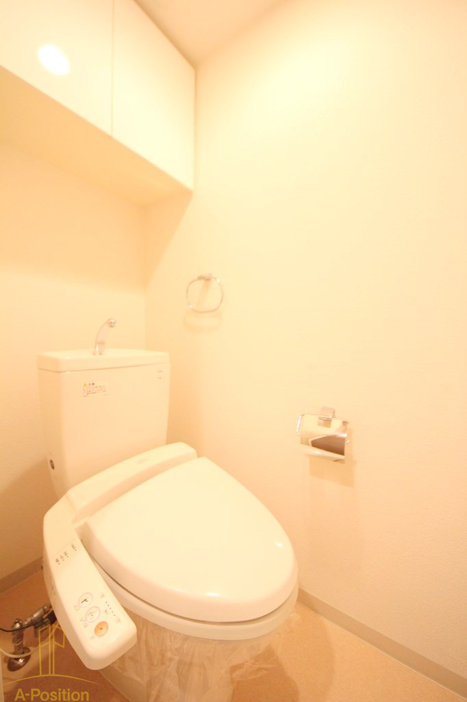 トイレ　レジディア心斎橋ウエスト