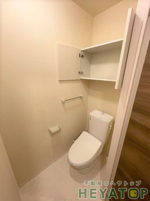 トイレ　温水洗浄便座