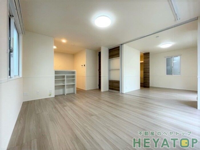 居室・リビング　ＬＤＫ１３.３帖と洋室６.２帖