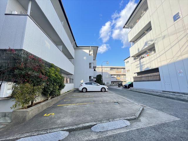 駐車場　駐車場