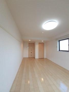 居室・リビング　室内