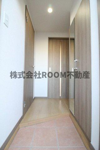 エントランス　落ち着いたエントランスです