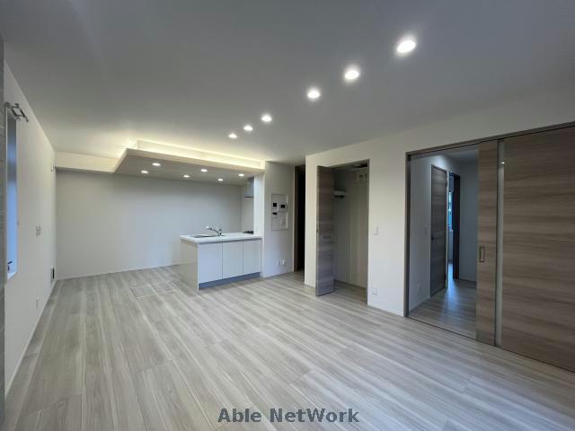 居室・リビング　同型反転