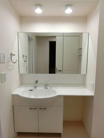 洗面設備　大型洗面化粧台