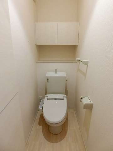 トイレ　温水洗浄暖房便座付き