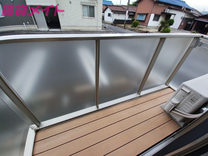 バルコニー　同物件別室画像