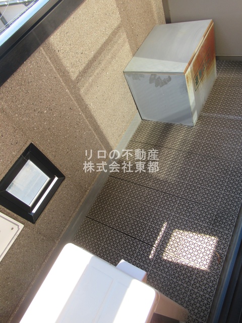 バルコニー　バルコニー付！お天気のいい日は洗濯物も気持ちよく干せますね！