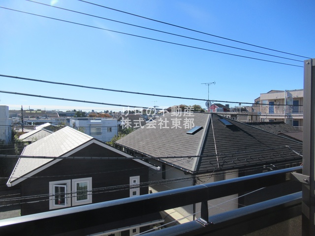 眺望　バルコニーからの景色です！圧迫感がないので暮らしやすい♪