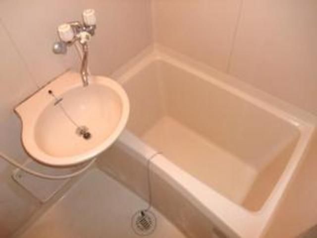 バス・シャワールーム　★広々としたお風呂です★