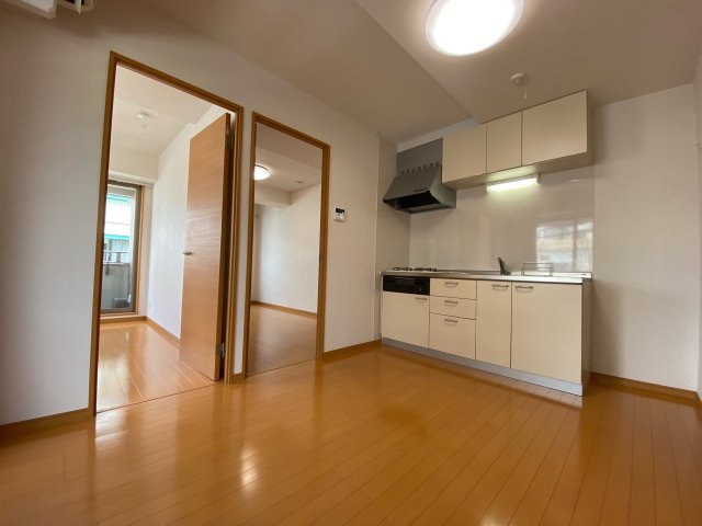 居室・リビング　こちらのリビングで趣味の時間をお楽しみください