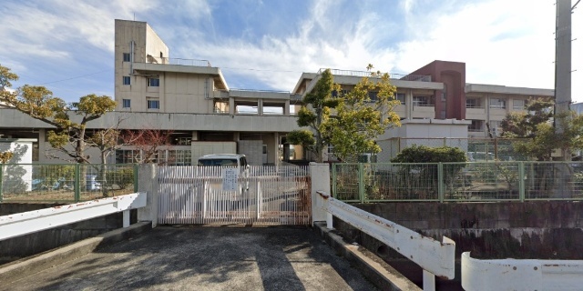 小学校　岡山市立芳明小学校（小学校）まで1204m