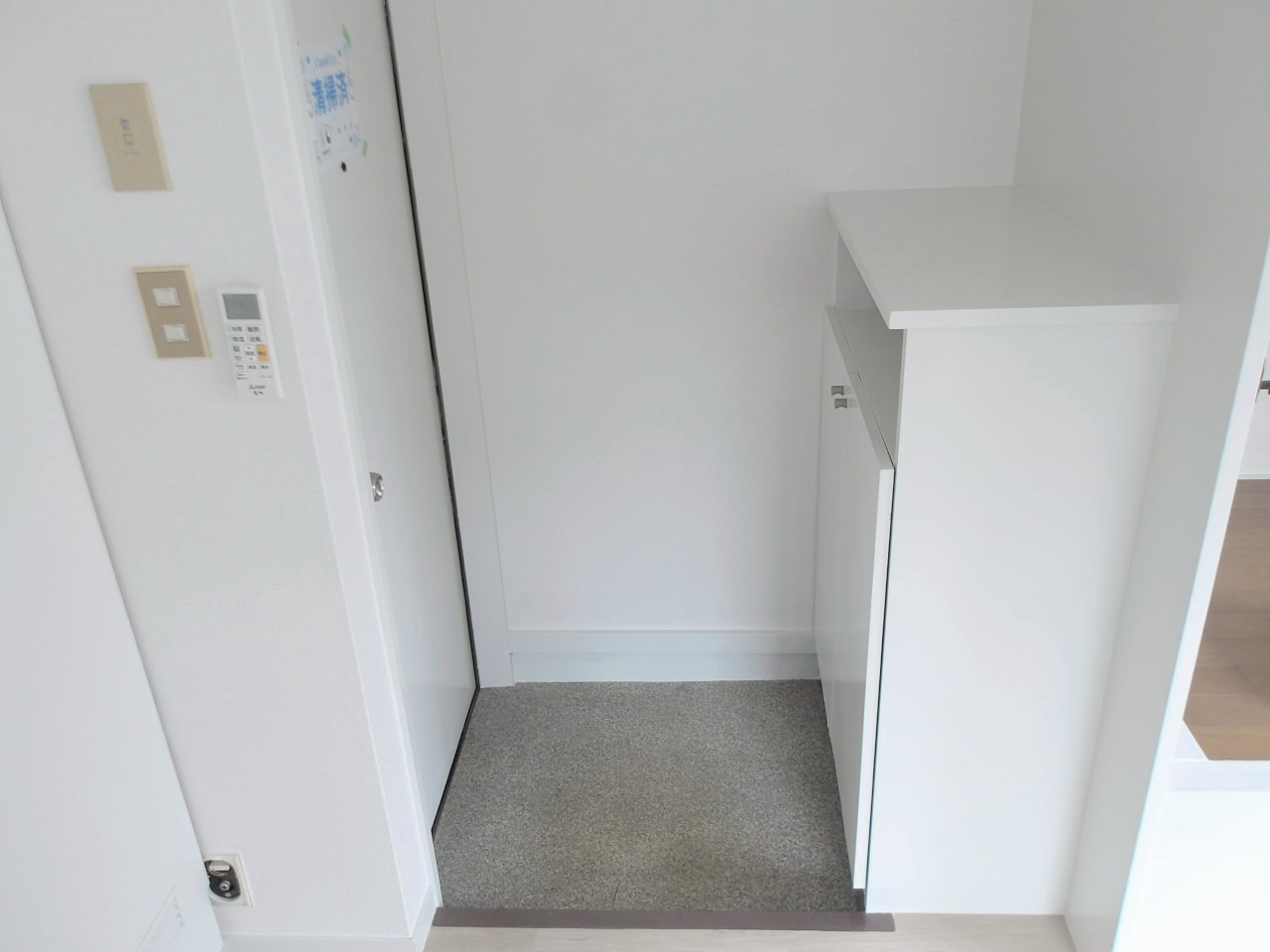 玄関　シンプルで使いやすい玄関です