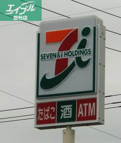 コンビニ　セブンイレブン東総社駅前店（コンビニ）まで587m