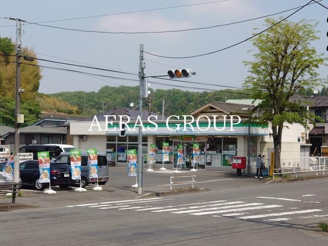 コンビニ　ファミリーマート 稲城平尾店（コンビニ）まで211m