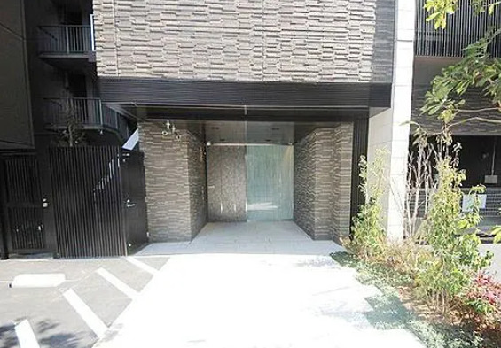 エントランス　清潔なエントランスです