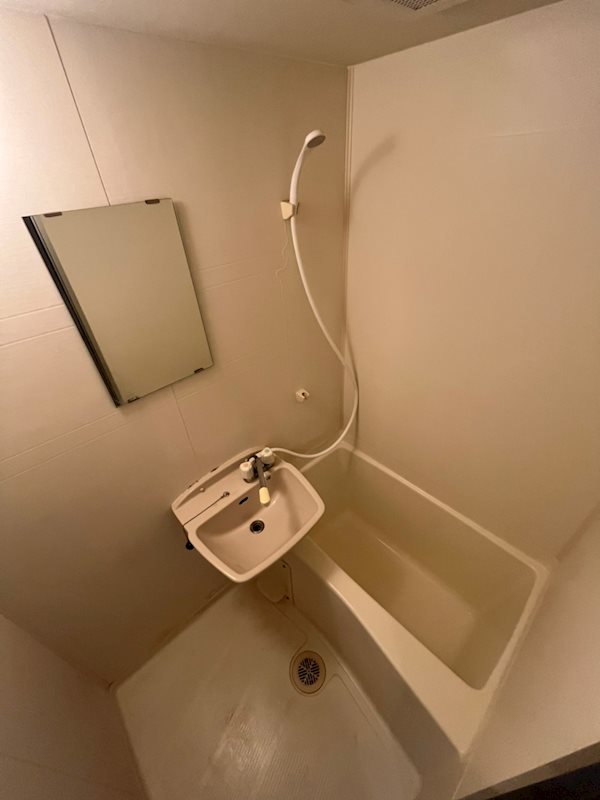 バス・シャワールーム　お風呂で日々の疲れを落としましょう