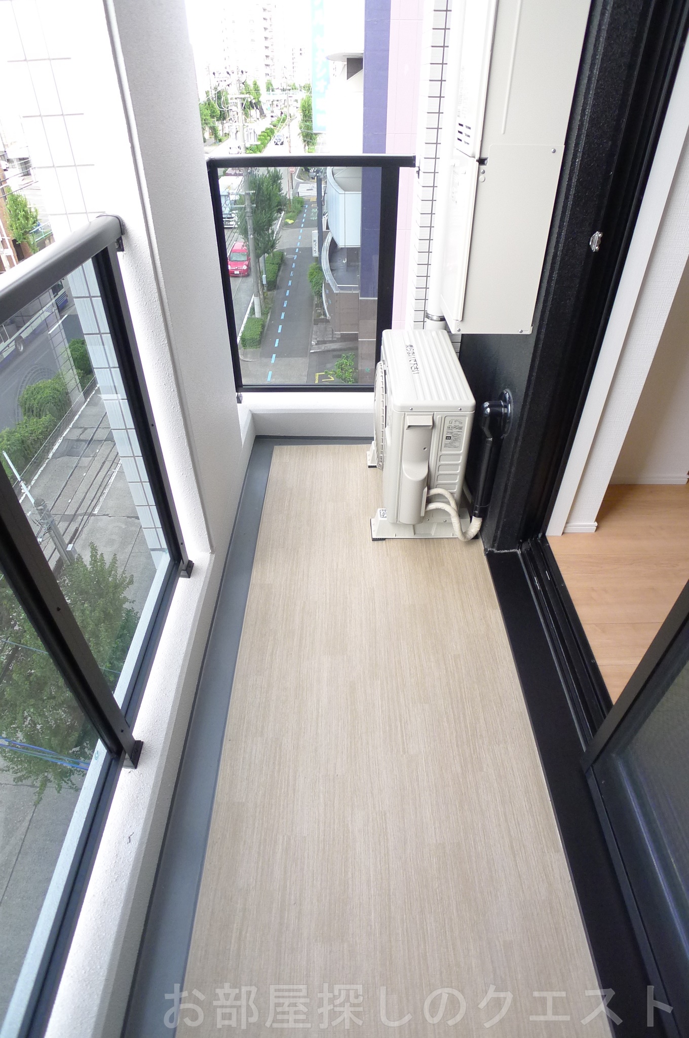 バルコニー　（写真は同タイプ）