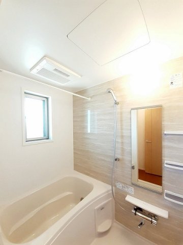 バス・シャワールーム　ゆったり過ごせるお風呂です