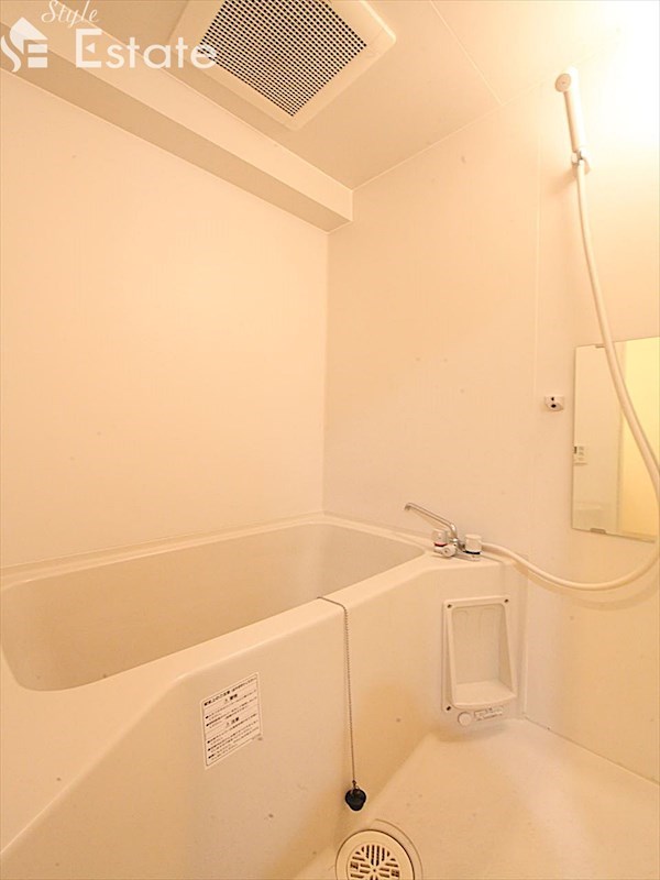 バス・シャワールーム　バスルーム