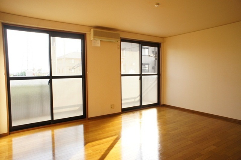 居室・リビング　図面と現状に相違がある場合には現状を優先