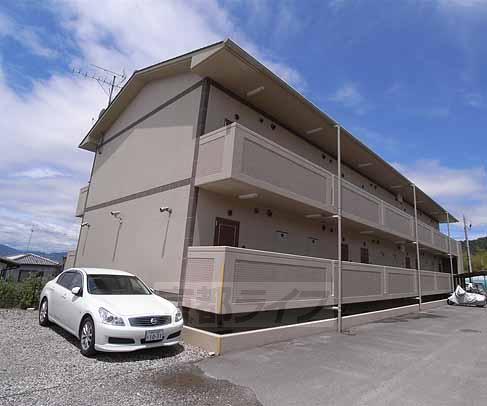 建物外観　オートロック付き鉄筋コンクリートマンション。