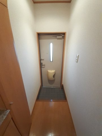 玄関　収納もある玄関です