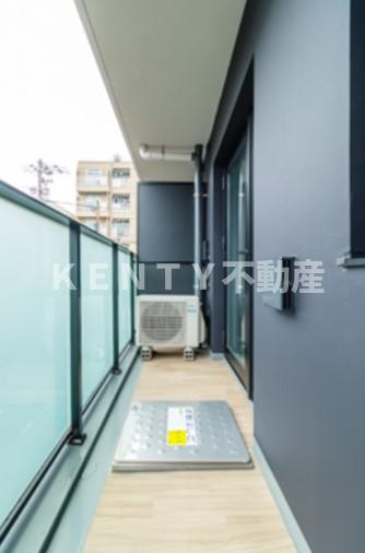 バルコニー　開放的で明るい空間を演出してくれるバルコニーです