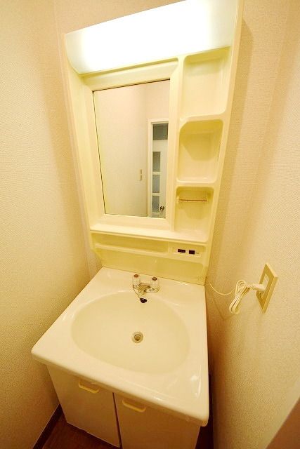 洗面設備　同建物別号室参考写真です