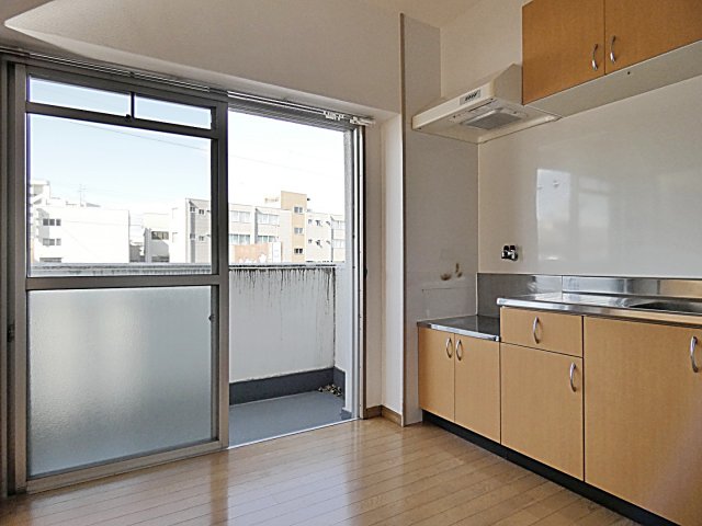 その他部屋・スペース　キッチン横バルコニー
