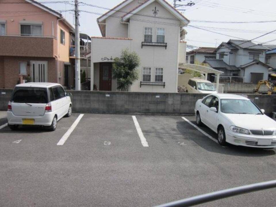 駐車場　駐車場